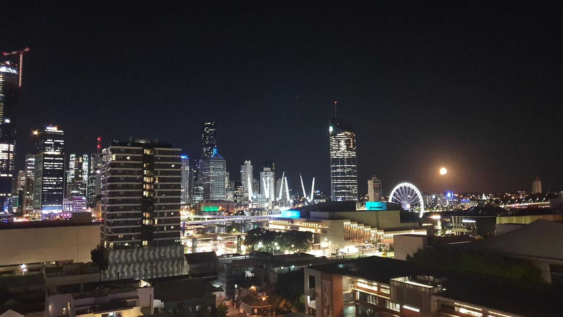 Breathtaking Views & Brisbane's Location! Apartment *