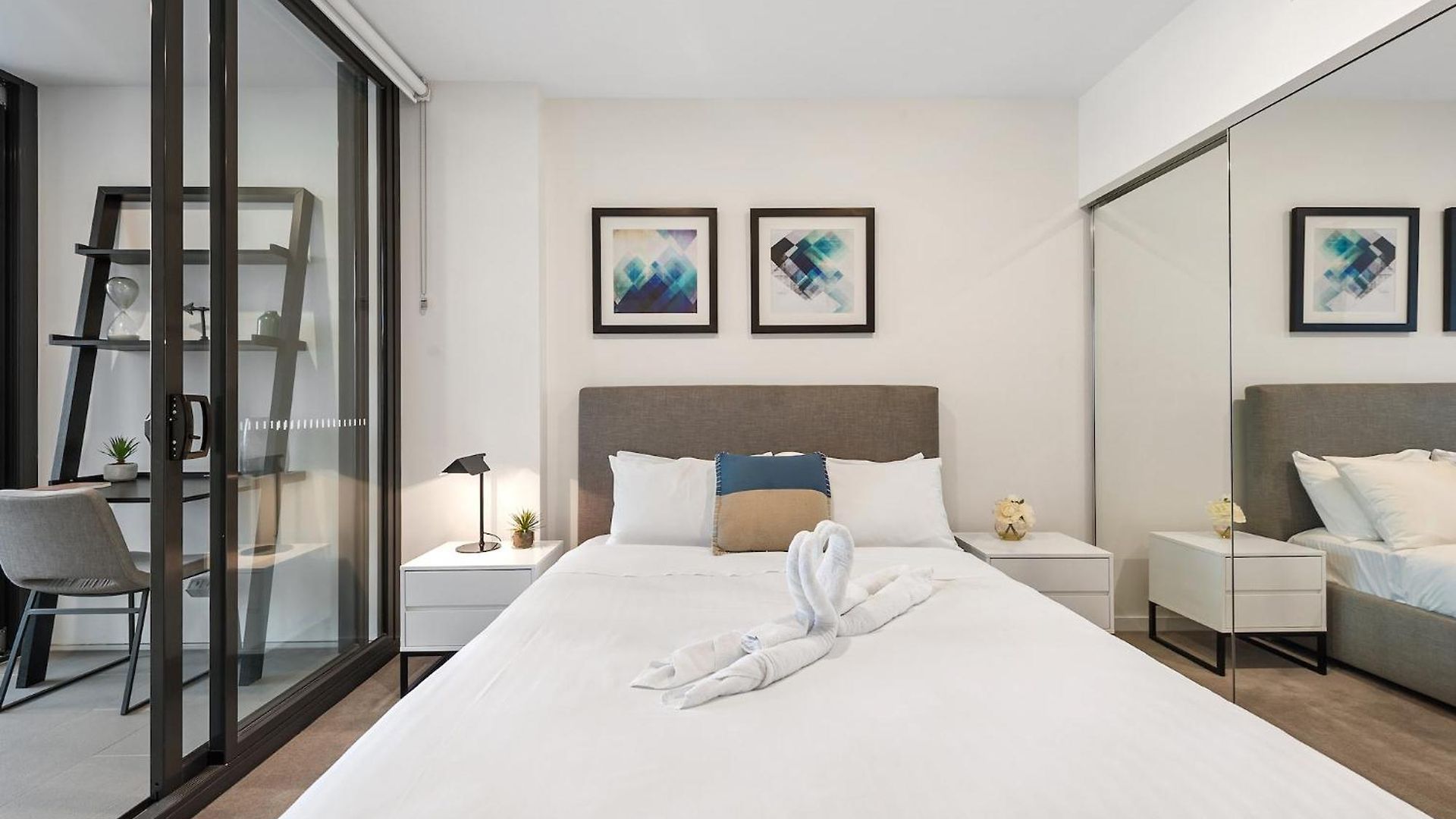 Sunny, & Modern With Breathtaking Views! *