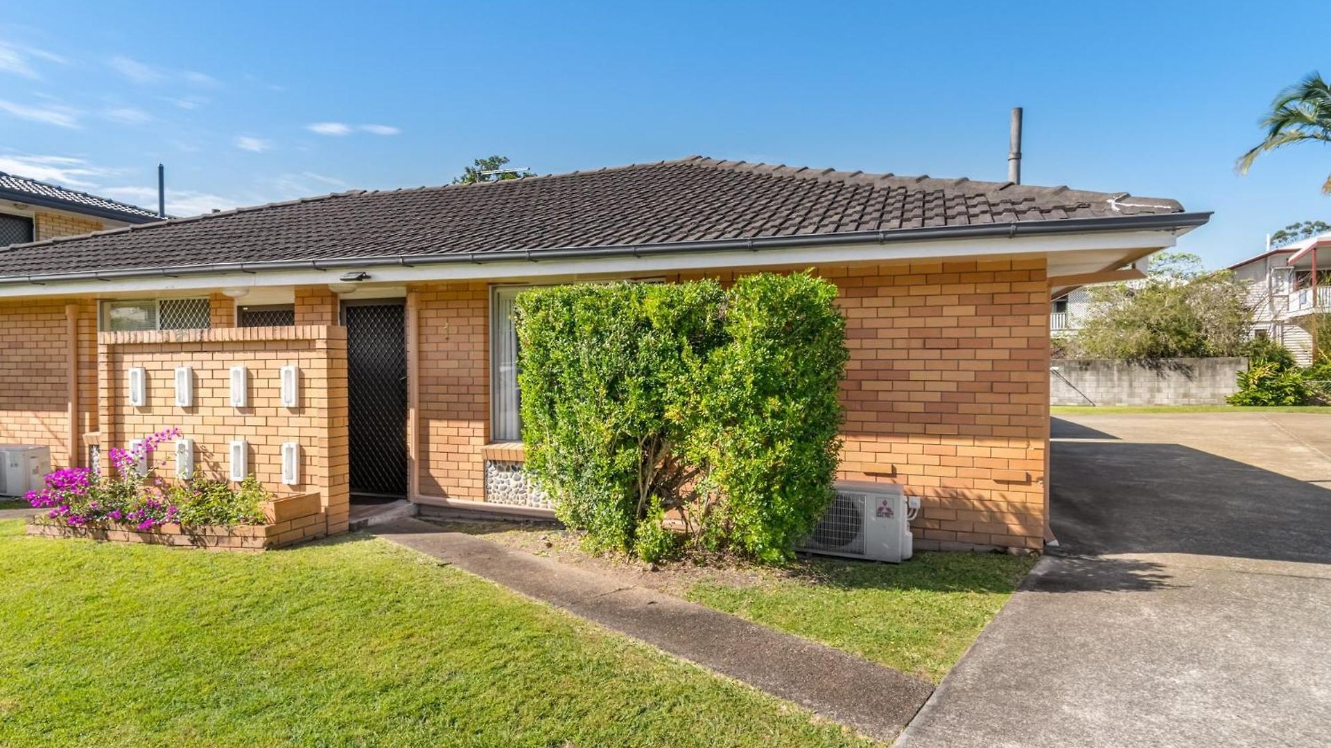 Peaceful 1-bed In Kedron With Parking Apartment *