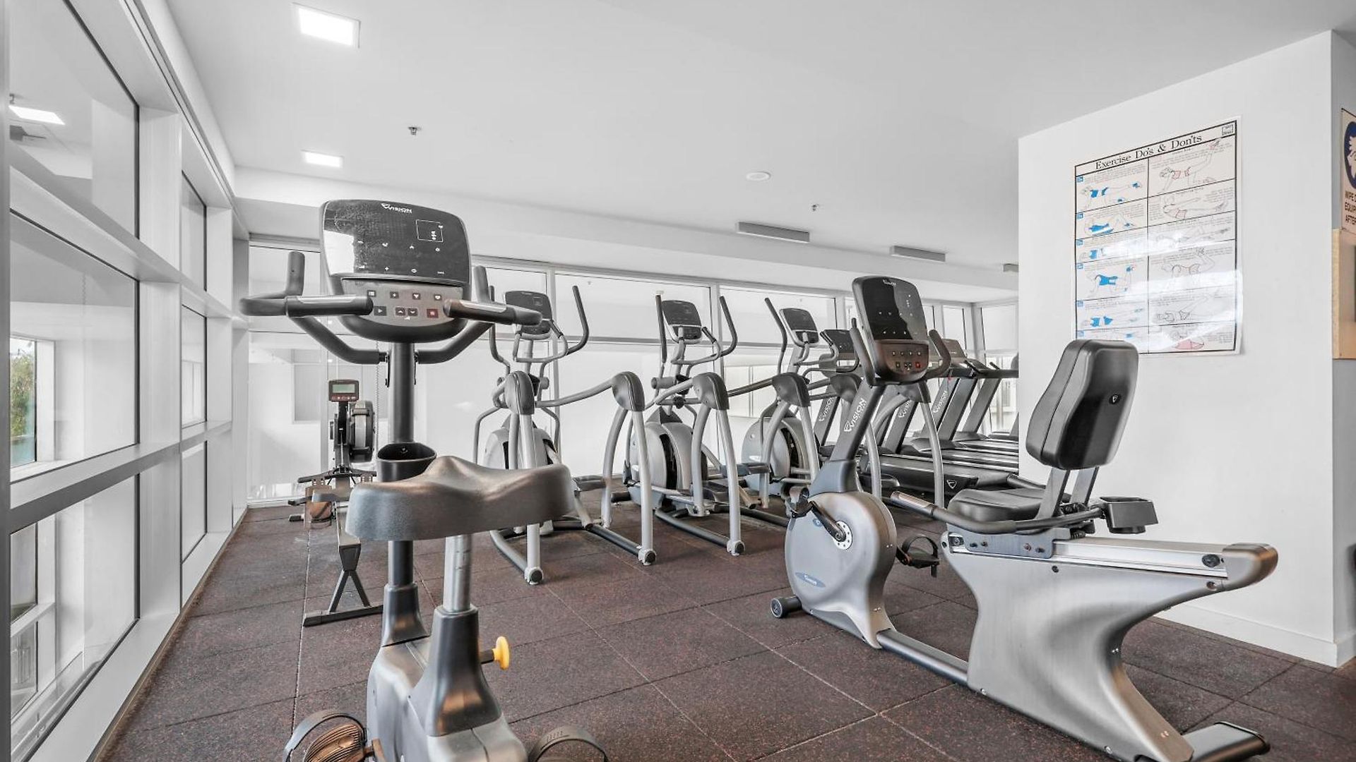 Entire Unit - 2 Pools - Sauna - Park - Cbd Views - Baby Ready *