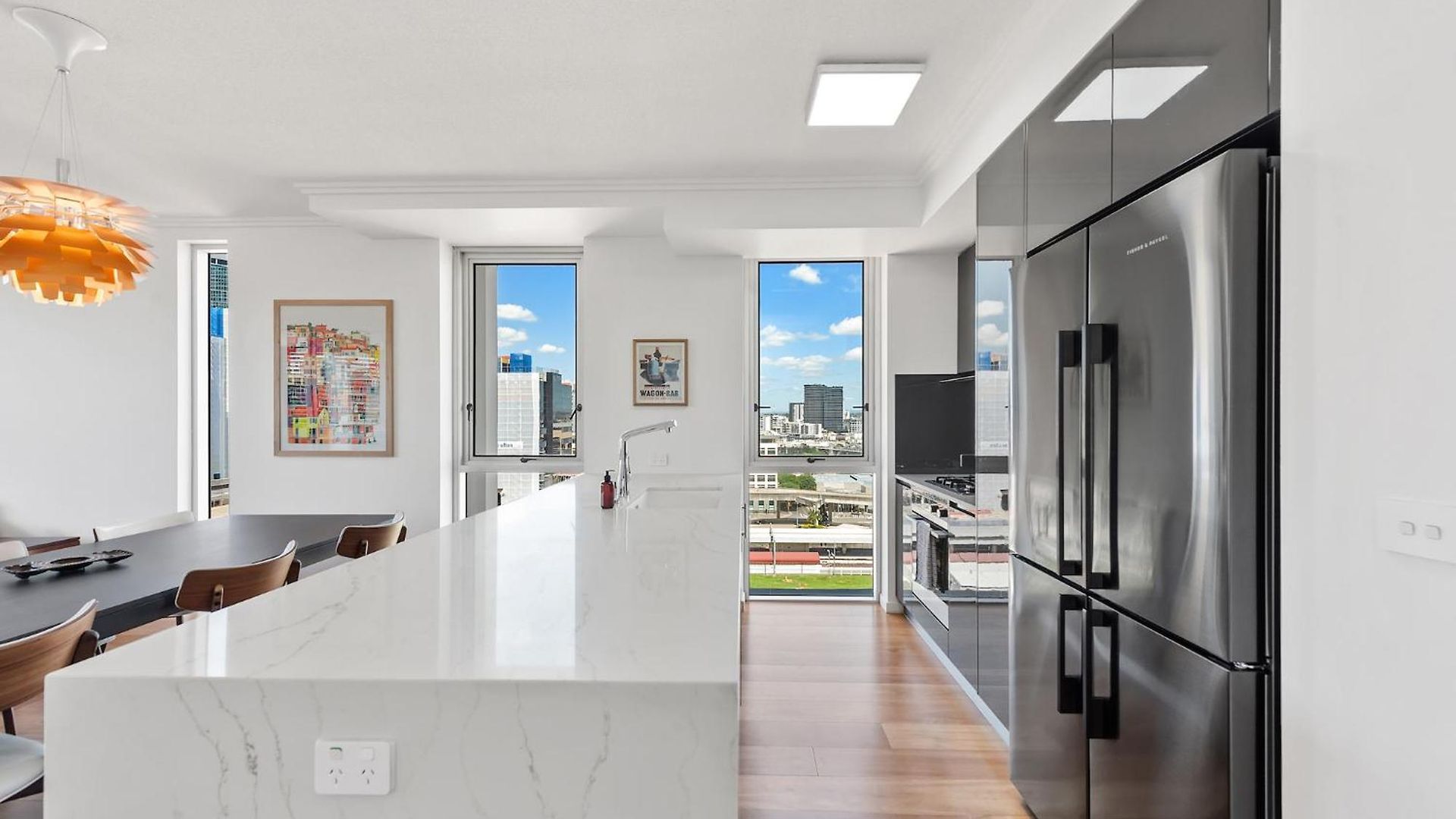 Apartment Cbd Next To Parkland! Amazing Views! Brisbane