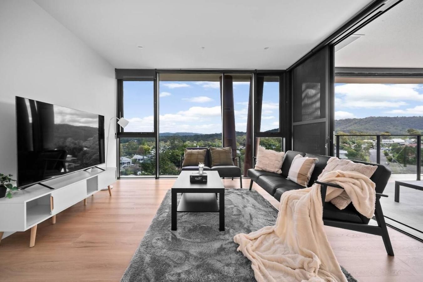 Skyhigh Retreat View And Shopping At Your Doorstep Apartment *