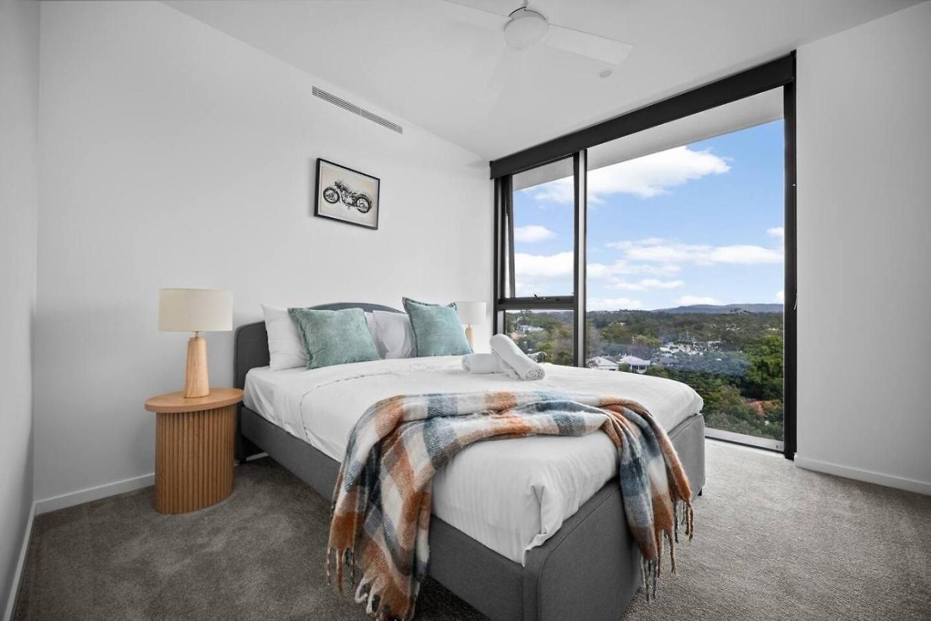 Apartment Skyhigh Retreat View And Shopping At Your Doorstep *