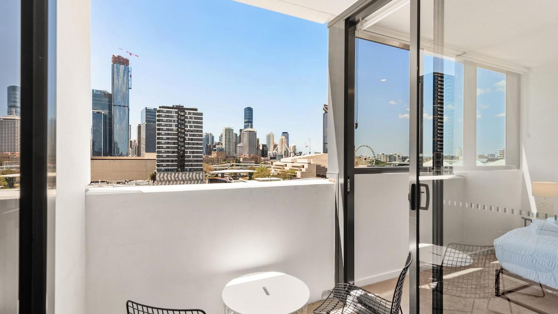 Apartment Sensational Views And South Bank Location! *