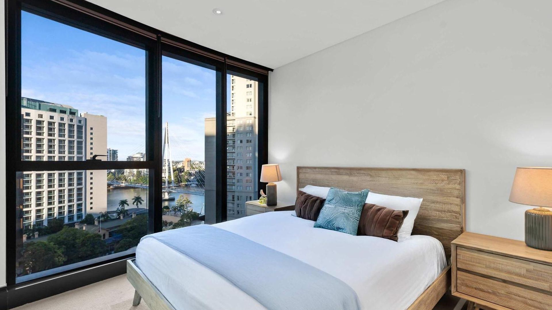 Urban Heights On Margaret Stylish Apartment *