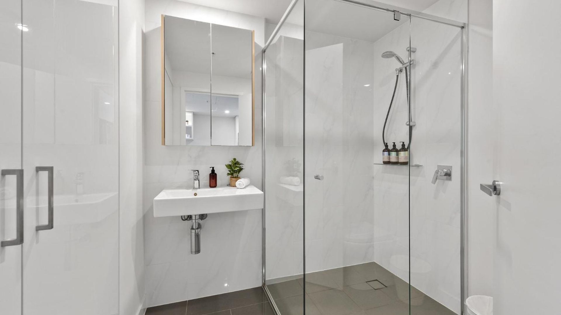King Bed, Views, Car Park & Perfect Location! Apartment Brisbane