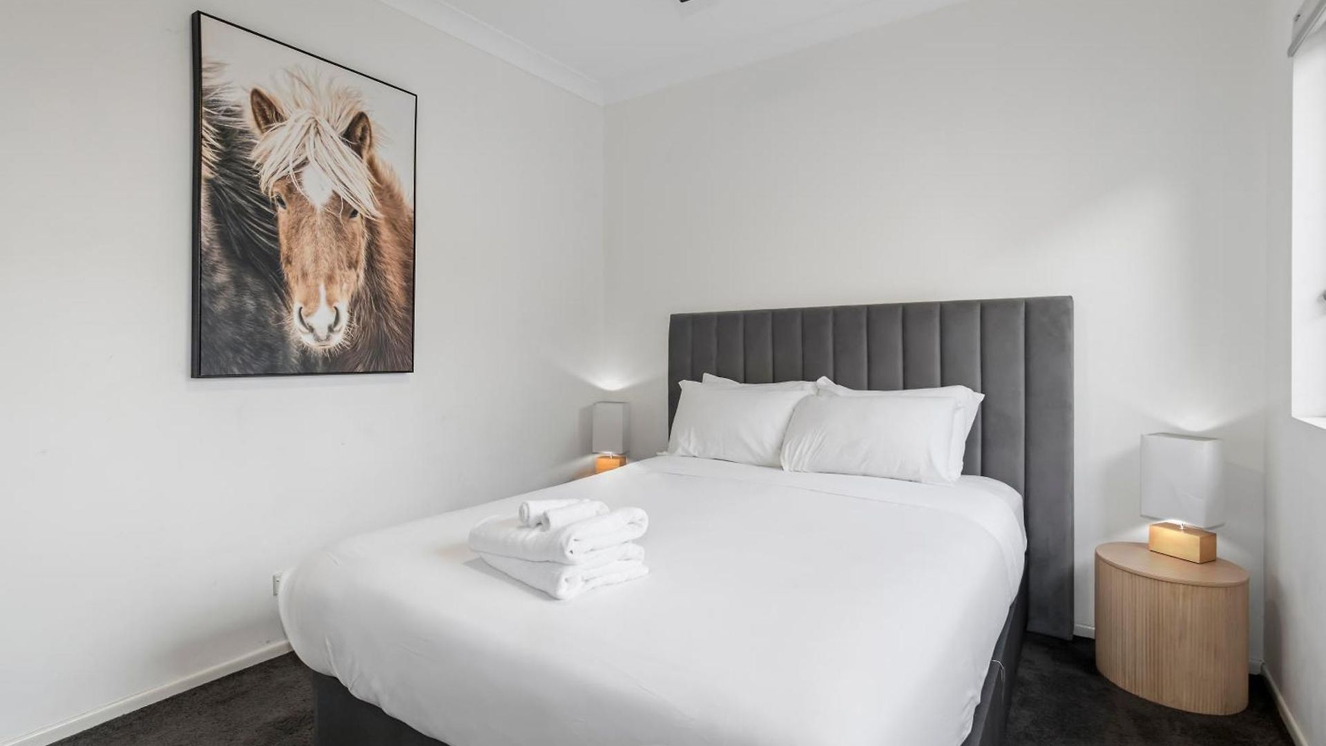 Spacious 2br With Wifi, Parking & Huge Balcony