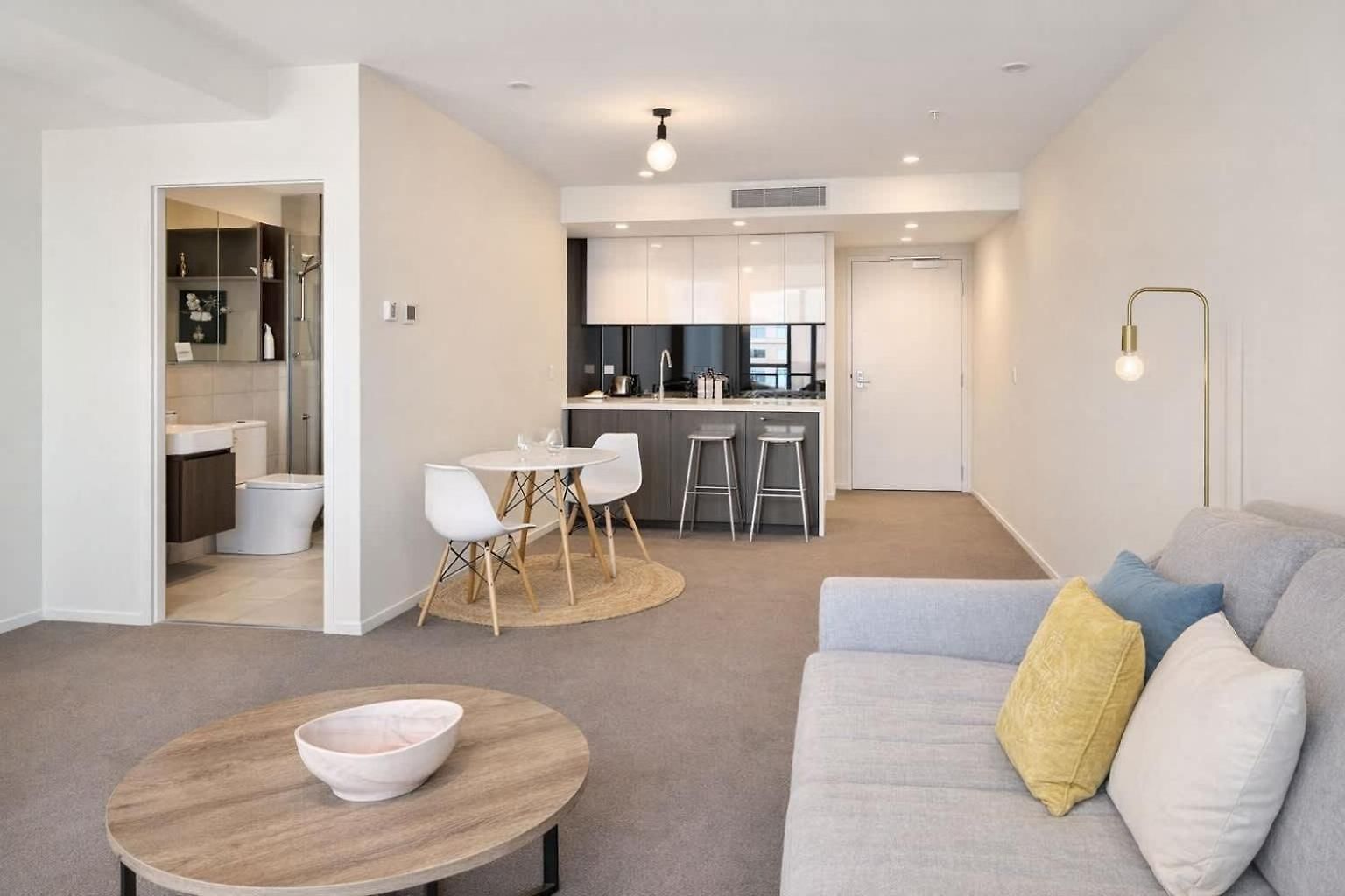Apartment Sky-high Haven-rooftop Infinity Pool Parking Wifi