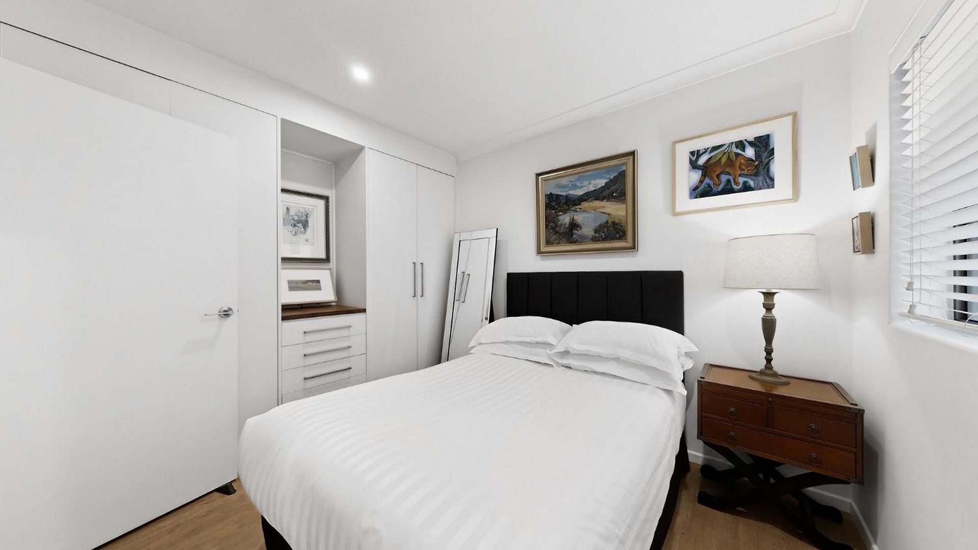 Balcony 2-bed In Ashgrove Apartment *