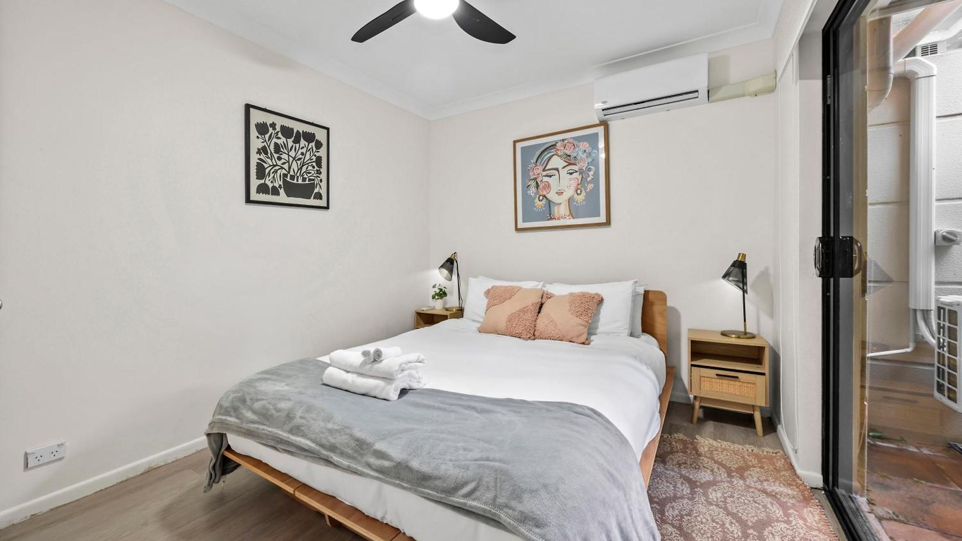 Apartment Spacious & Cozy 2br With Parking, Balcony & Wifi *