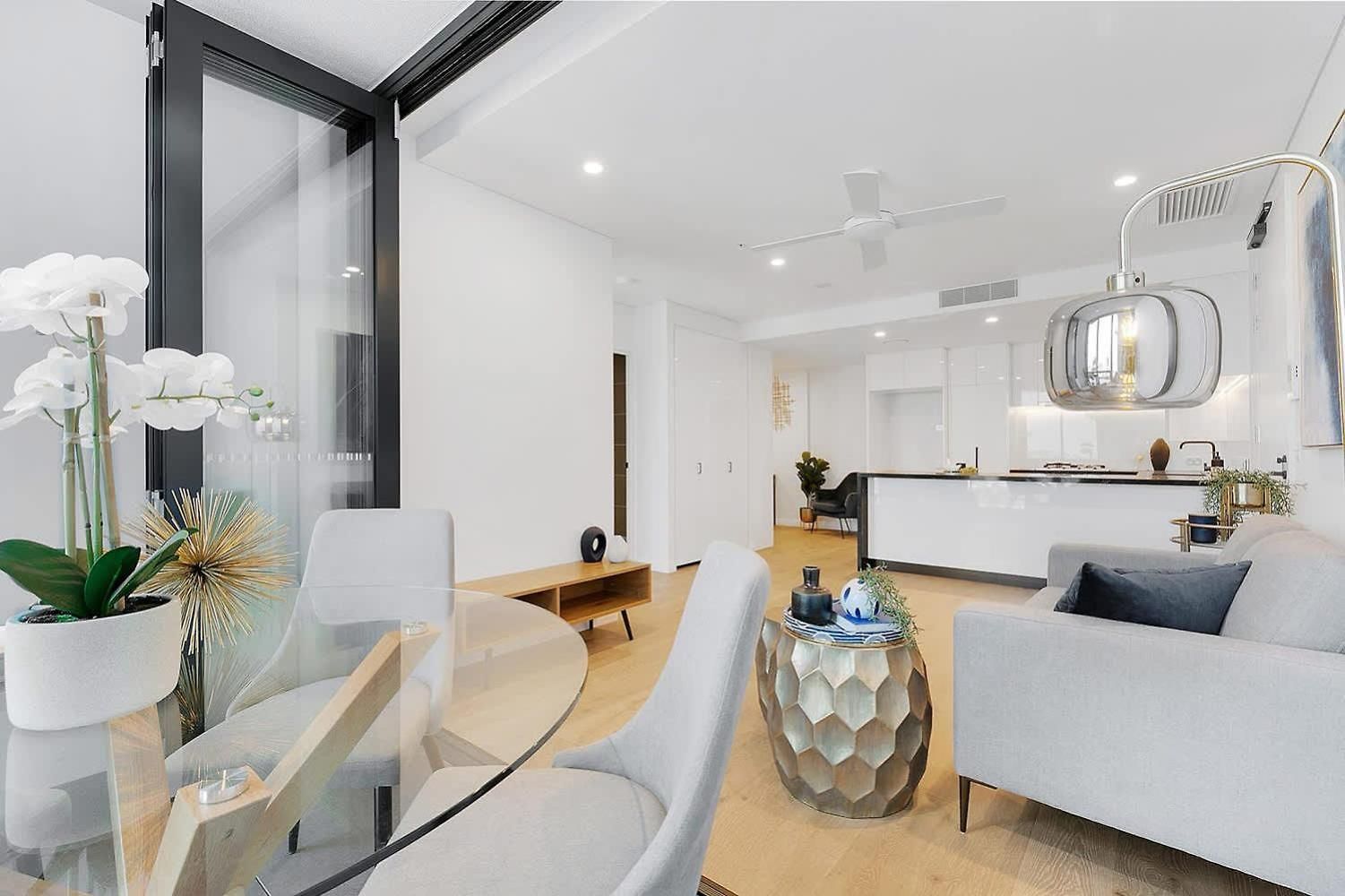 2br Utopia Fortitude Valley -pool-rooftop-king Bed Brisbane