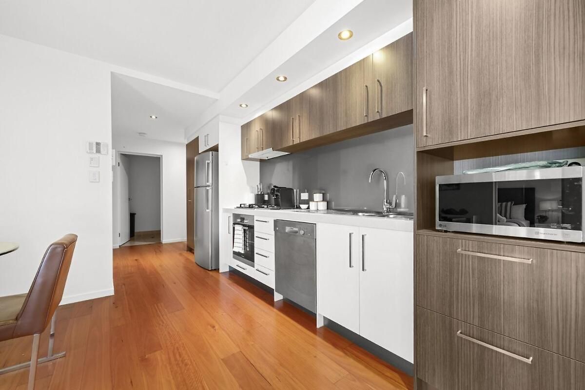 Bulimba Apartment - Ferry Access - Near Oxford St - Sleeps 8 - Baby & Work Ready * Brisbane