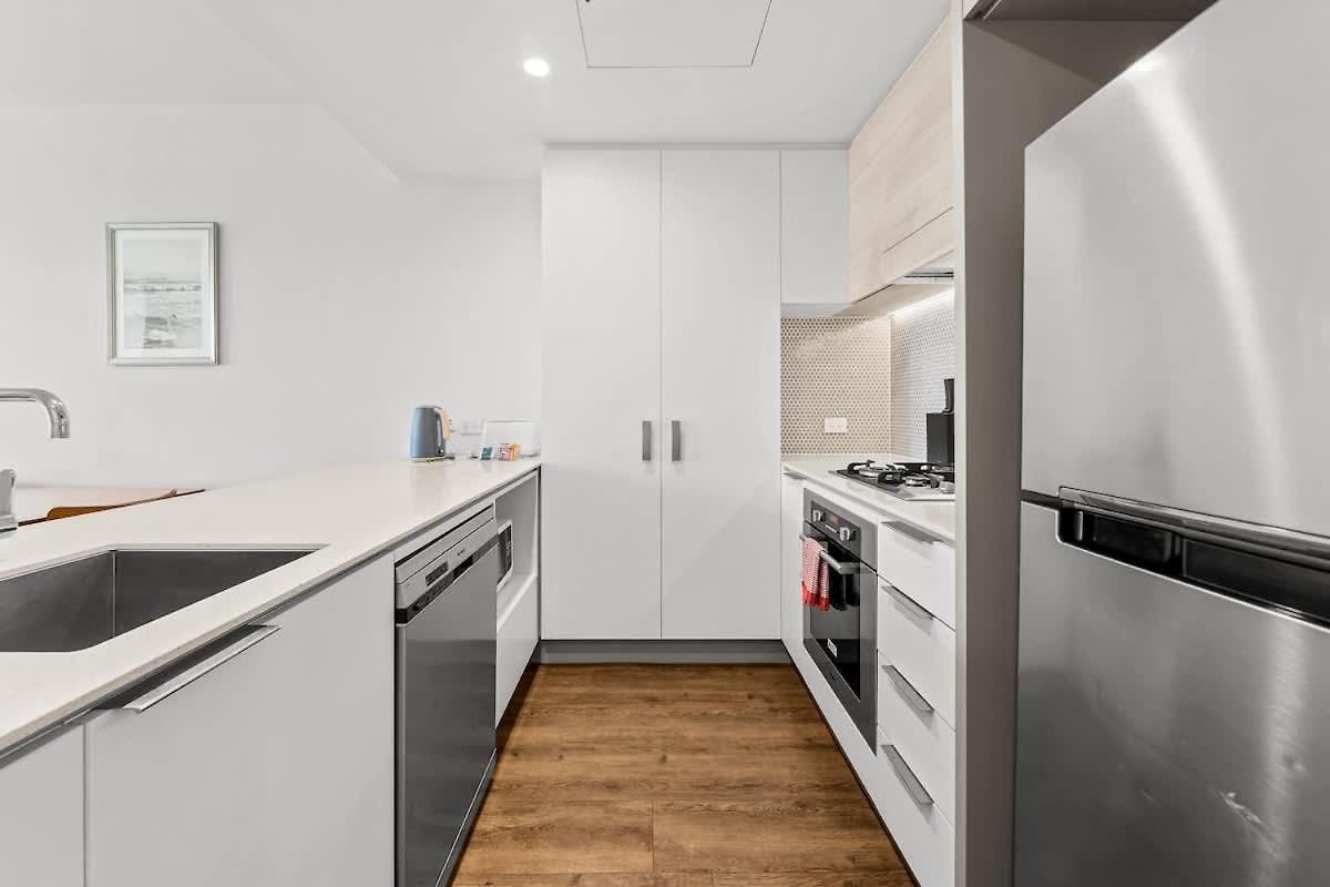9th Floor Retreat - River Views With Parking Brisbane