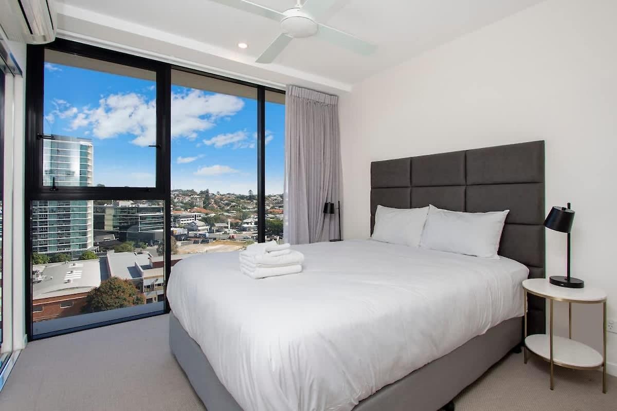 Apartment Elite Elegance 2br Hamilton With Parking