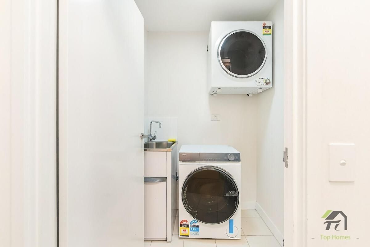 West End Artistic Neighborhood Apartment *