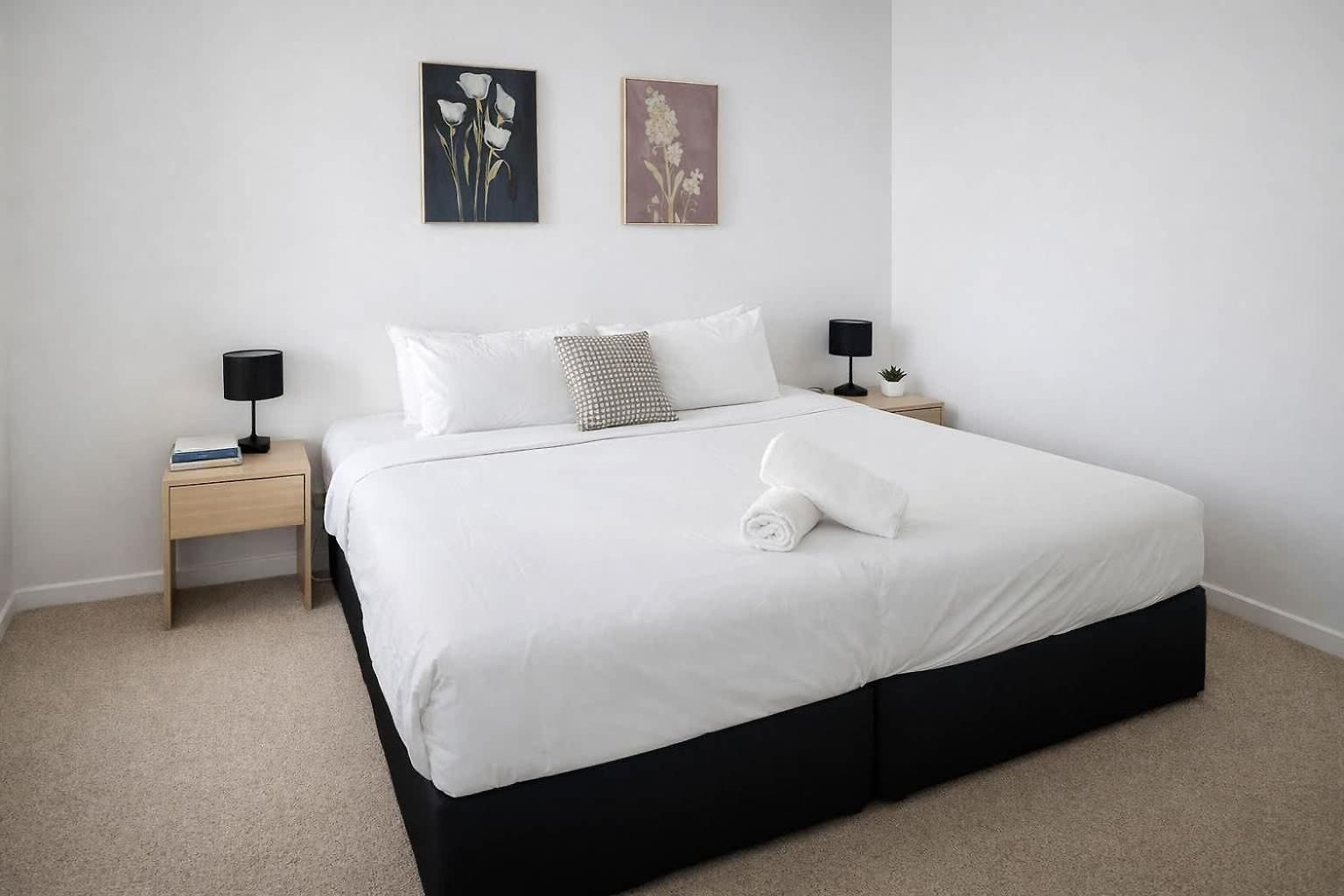 2br Night Life -pool-parking-rooftop-intercom Brisbane