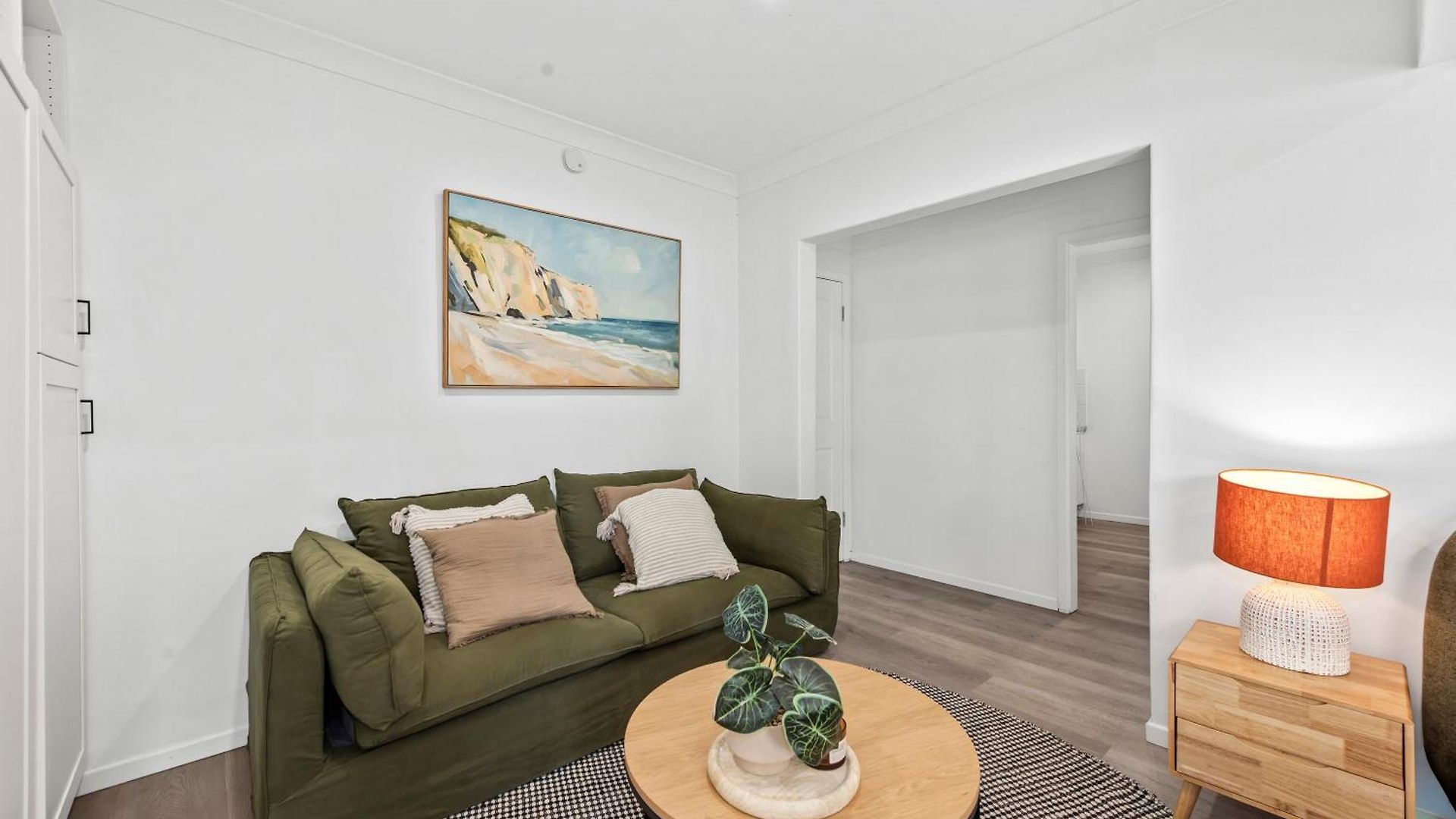 Apartment Cozy - Short Walk To Hosp And Cbd With Balcony *