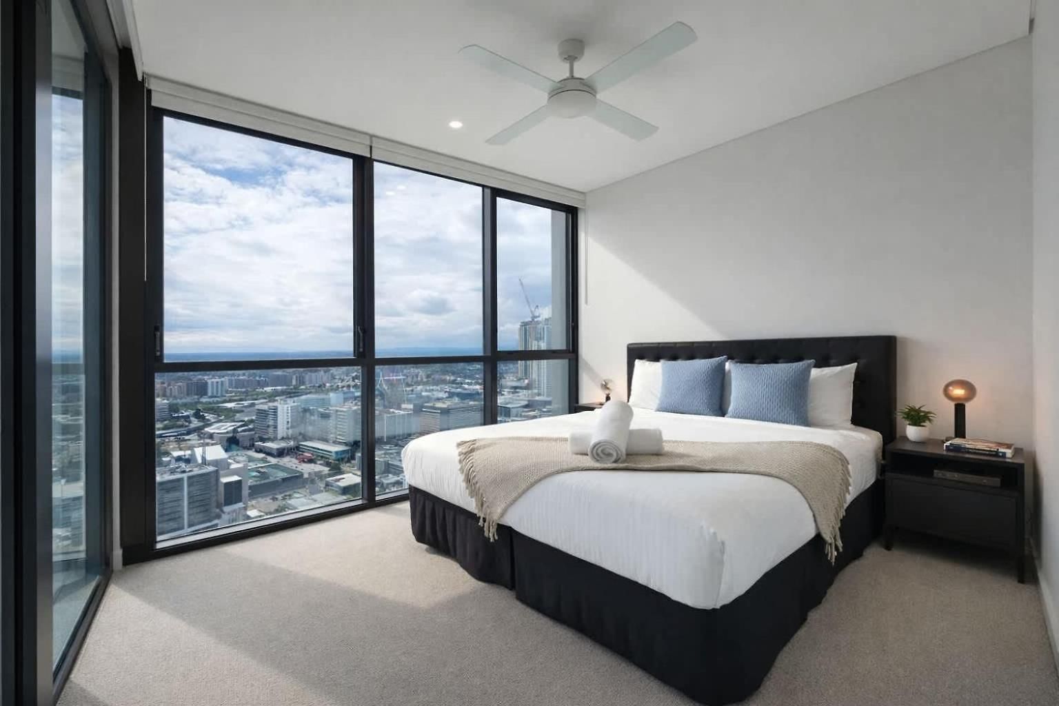 2br Utopia Fortitude Valley -pool-rooftop-king Beds Brisbane