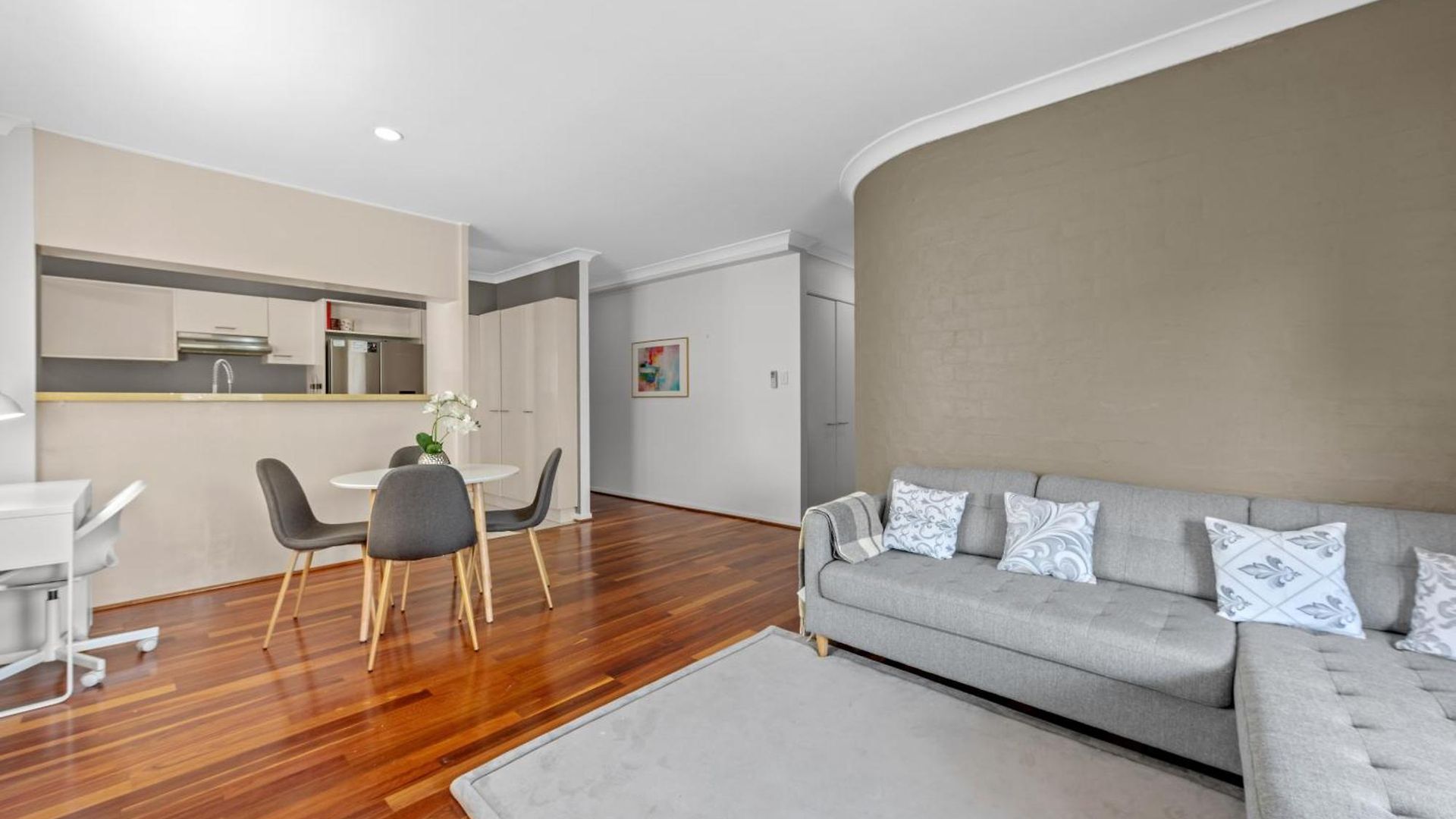 Ascot Apartment