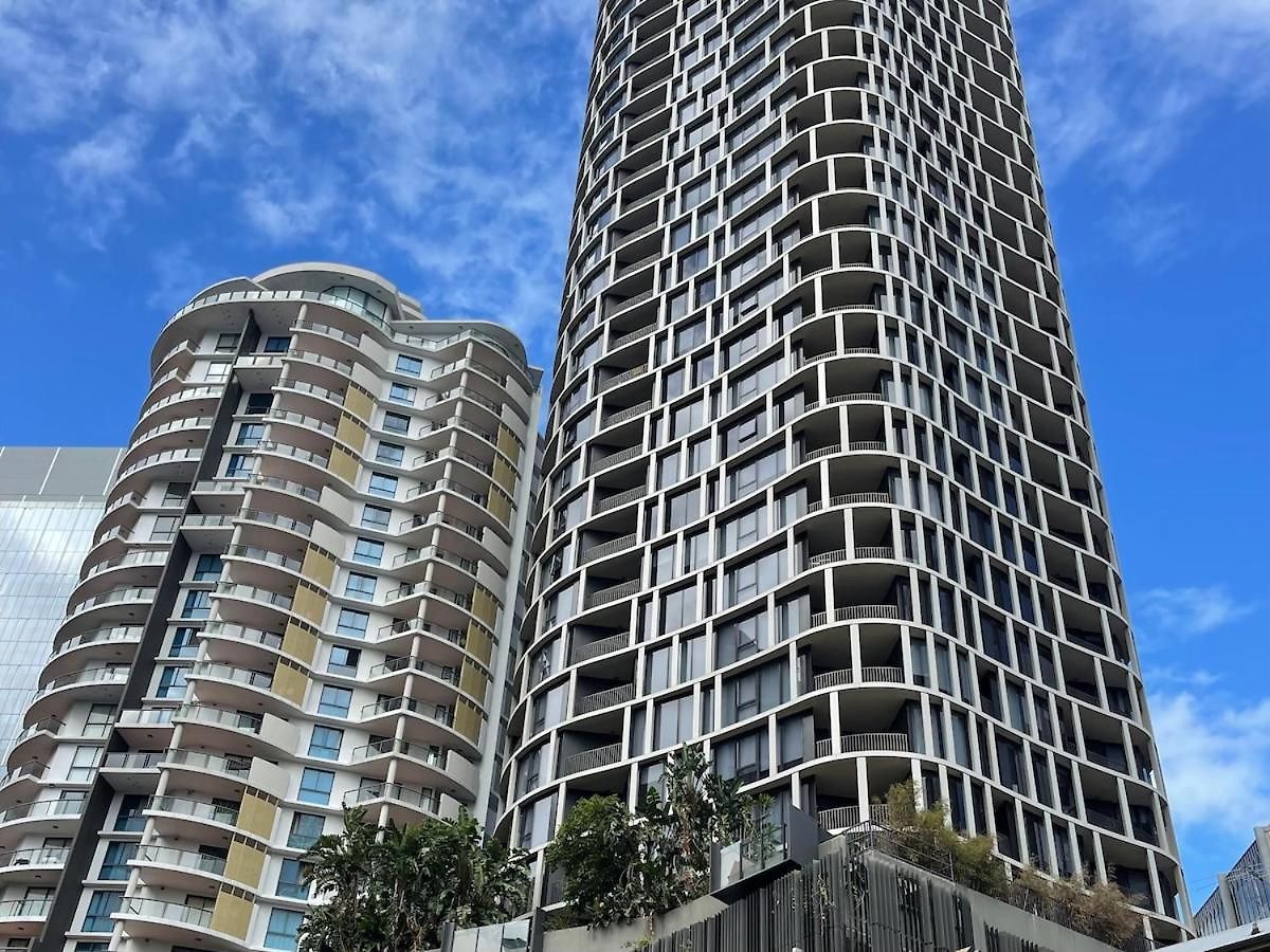 Luxury Cbd With 180 River Views & Rooftop Pool Apartment *