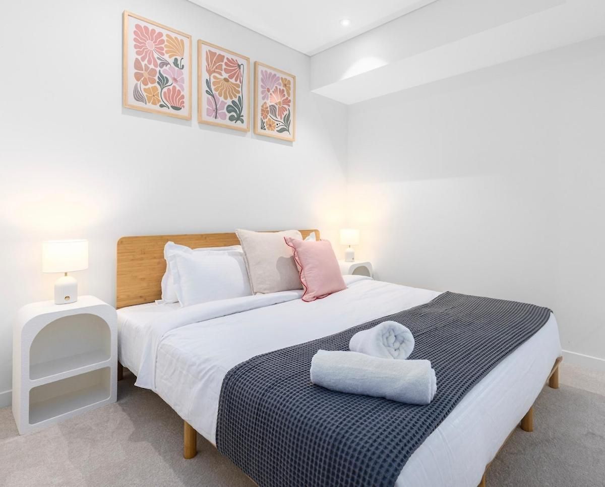 Lvl72 Breathtaking Views With Parking, Pool & Gym Apartment *