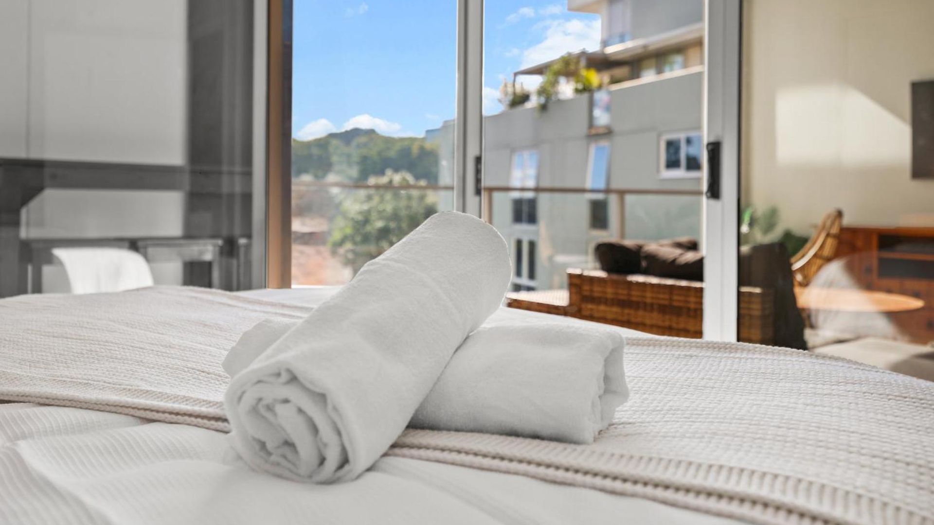 Entire Unit - 2 Pools - Sauna - Park - Cbd Views - Baby Ready *