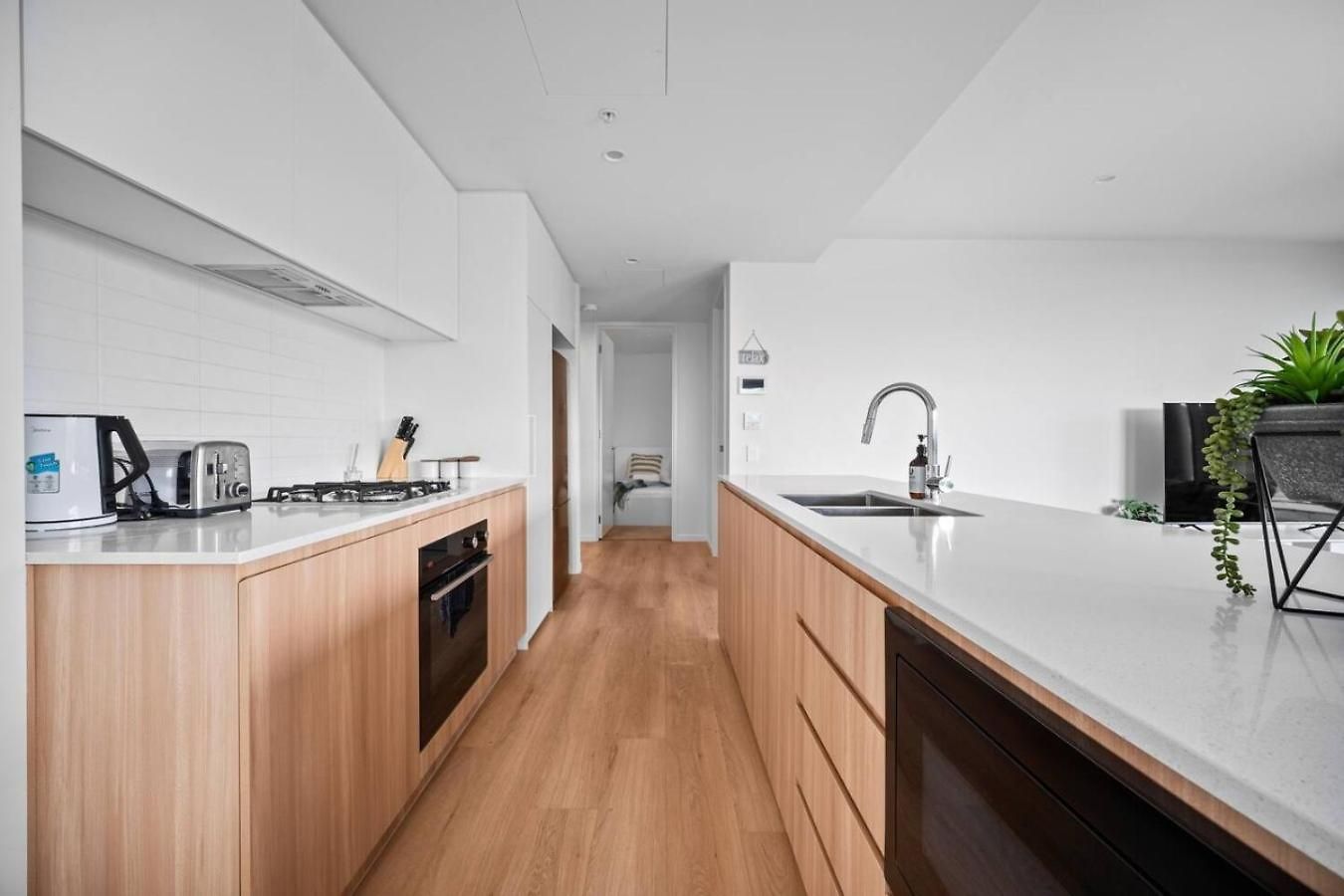Skyhigh Retreat View And Shopping At Your Doorstep Apartment