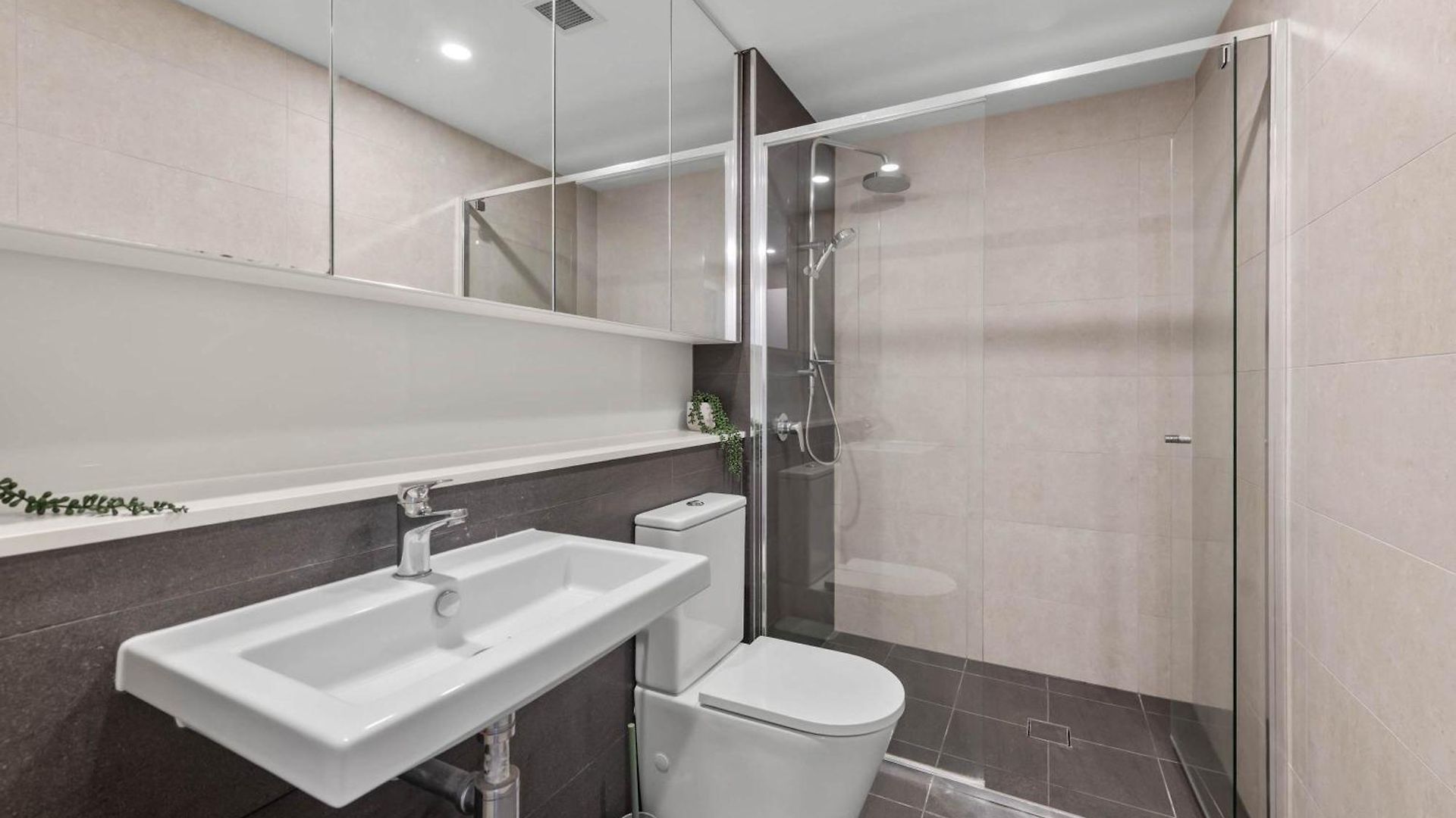 Apartment Urban Heights On Margaret Stylish Brisbane