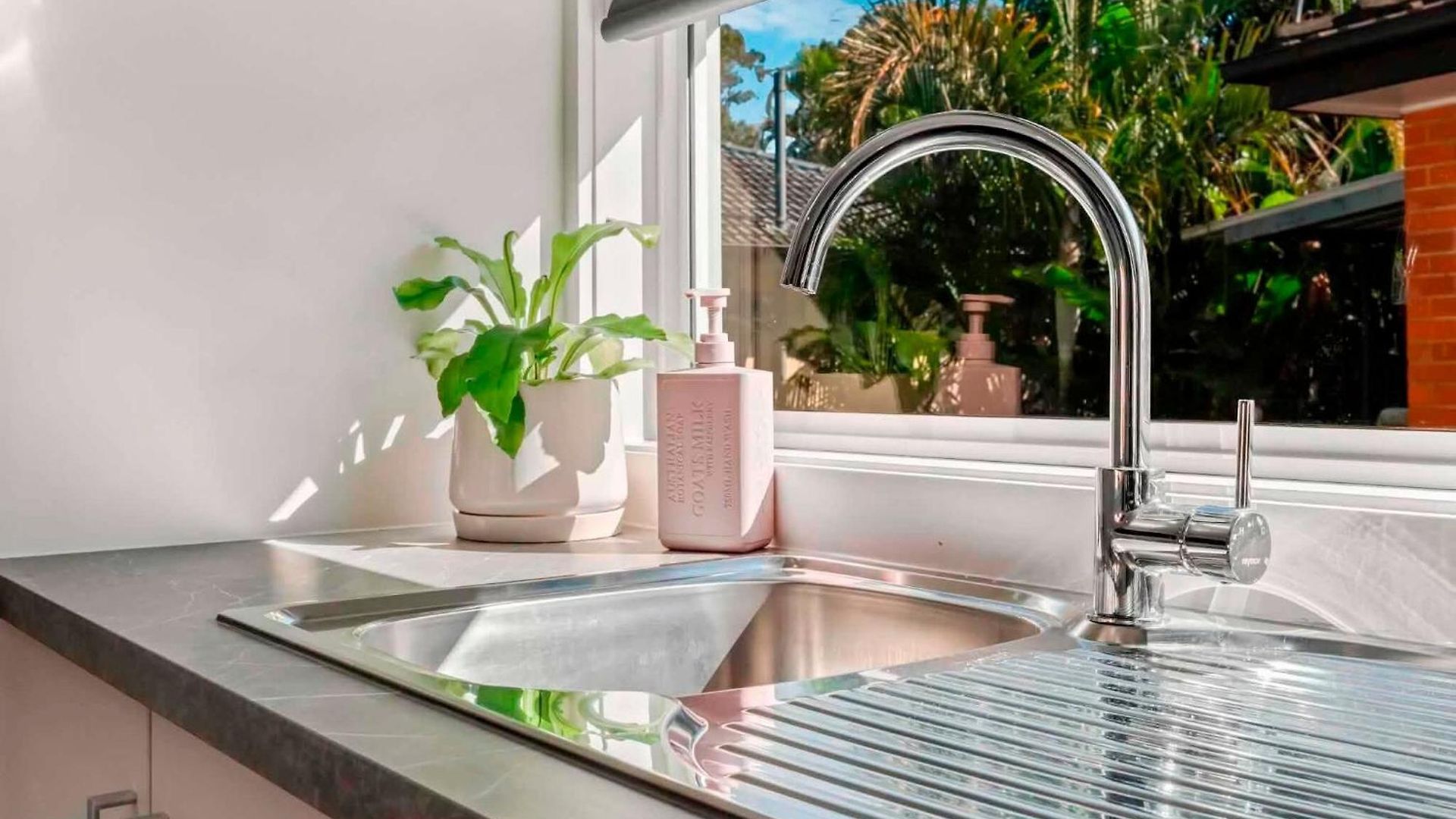 Apartment Private Modern - Separate Entry Brisbane