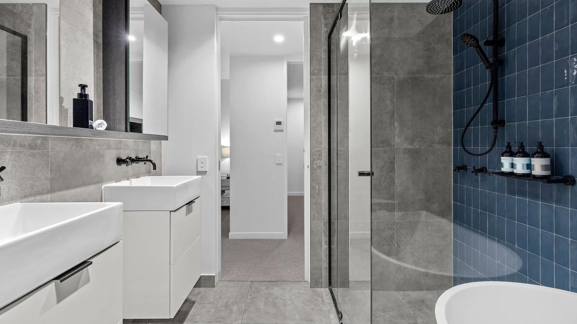 Luxe 3br With Stunning Views, Parking And Pool Brisbane