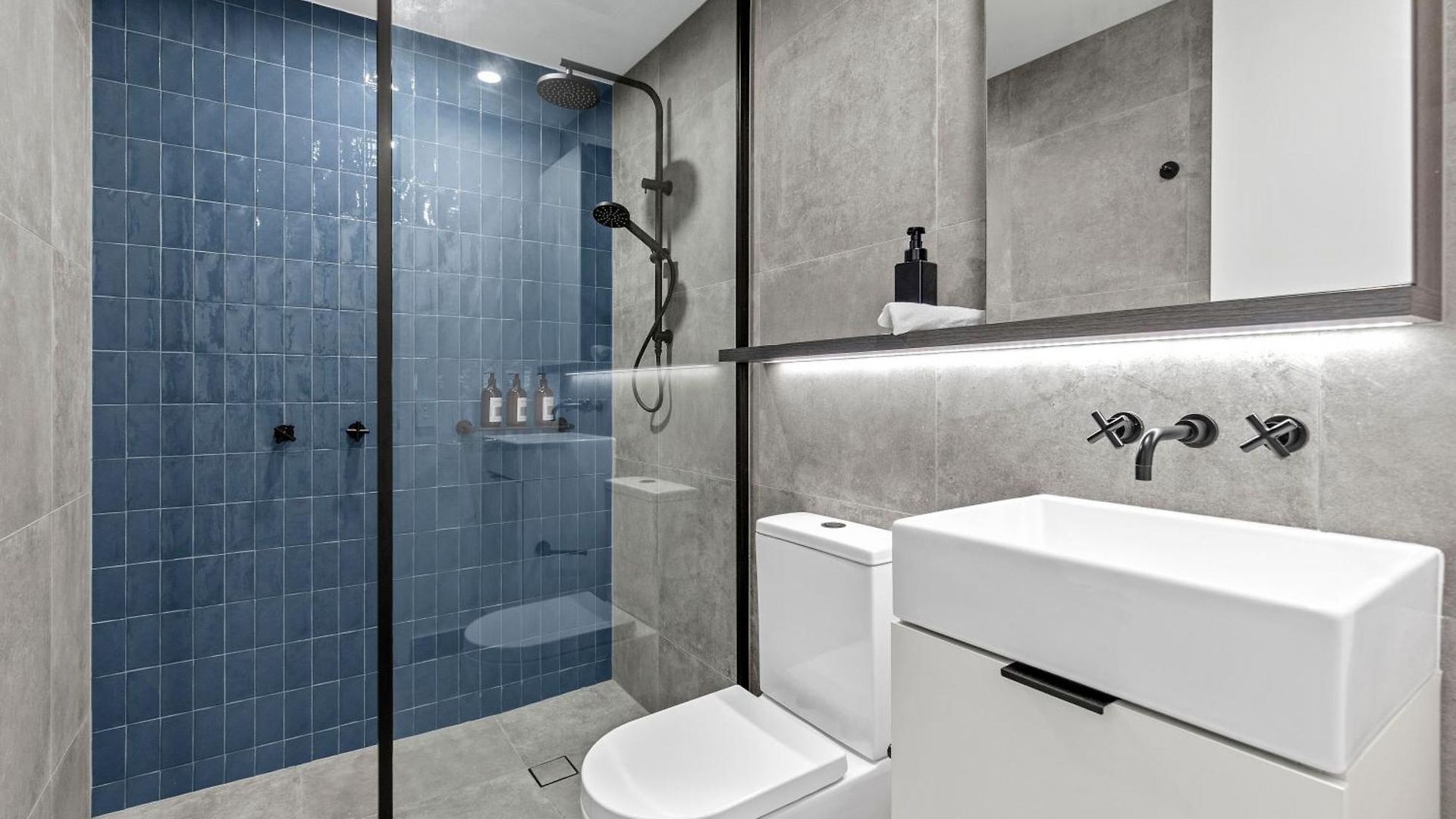 Luxe 3br With Stunning Views, Parking And Pool Apartment Brisbane