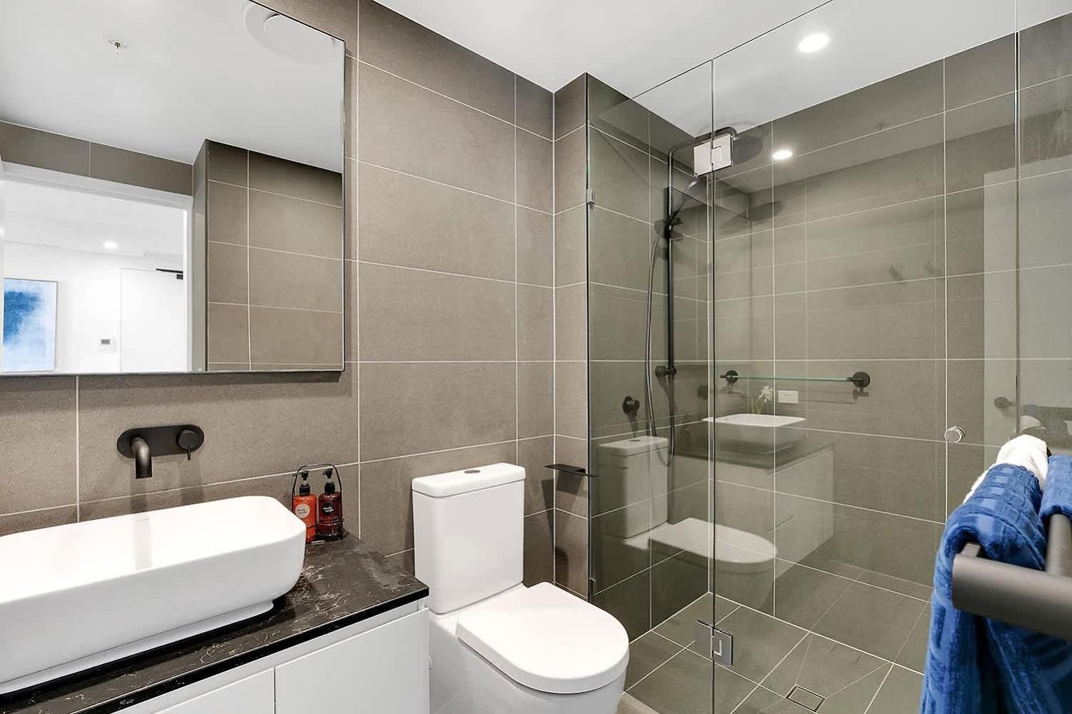 2br Utopia Fortitude Valley -pool-rooftop-king Bed Apartment