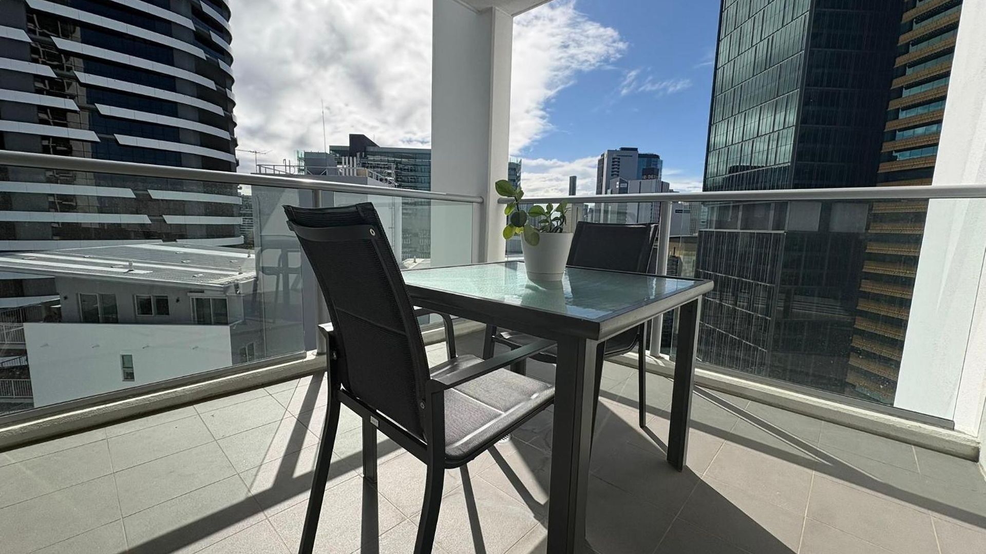 Good Vibes 1 Bedroom Cbd Apartment