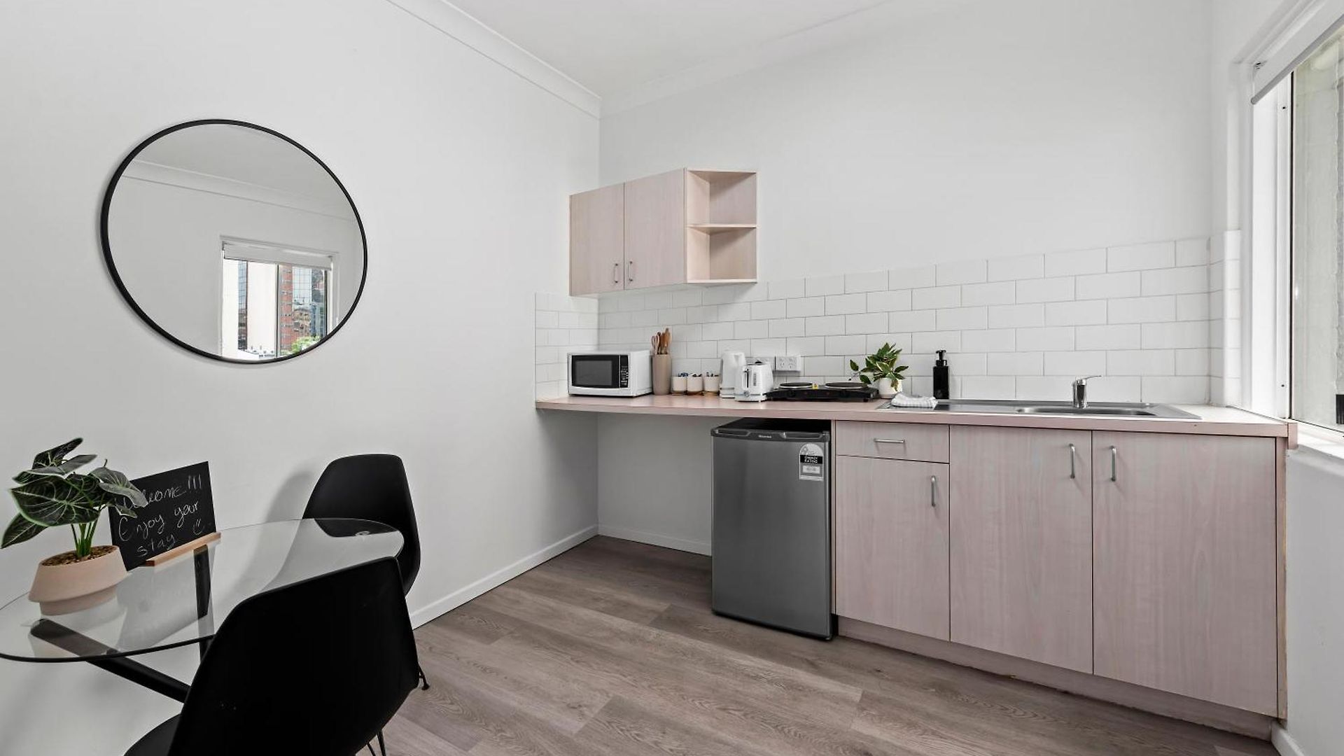 Spacious And Cozy - Short Walk To Hospital Apartment Brisbane