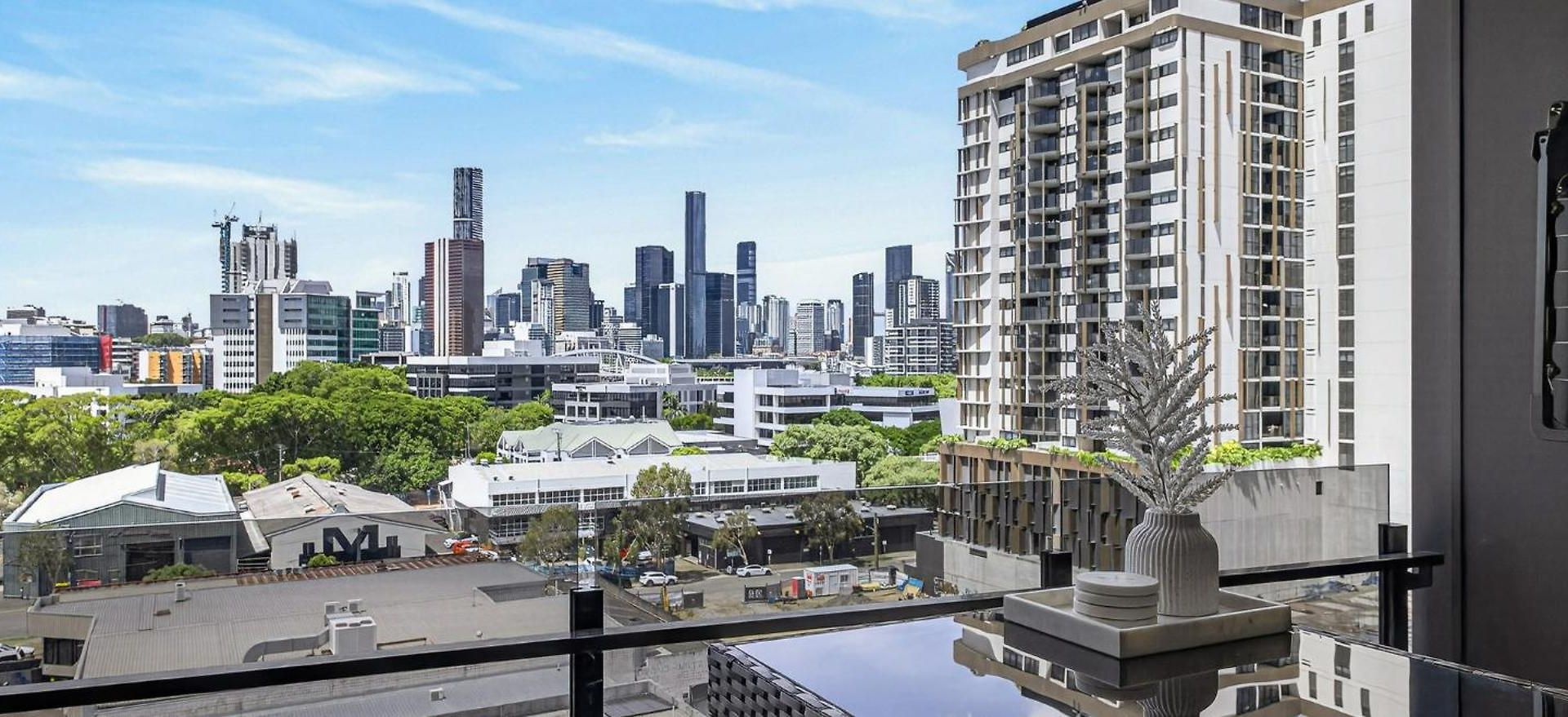Milton Luxe 1bd With Views Pool Car Park Balcony Walk To Suncorp Apartment Brisbane