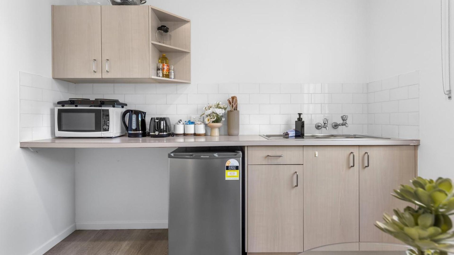 Stylish Cbd - Short Walk To Hospitals And Cbd Apartment