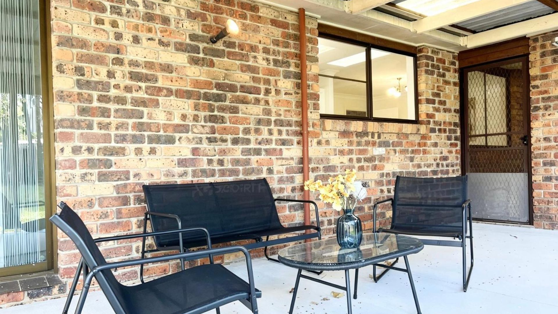 Elegant Family Runcorn With Parking Brisbane