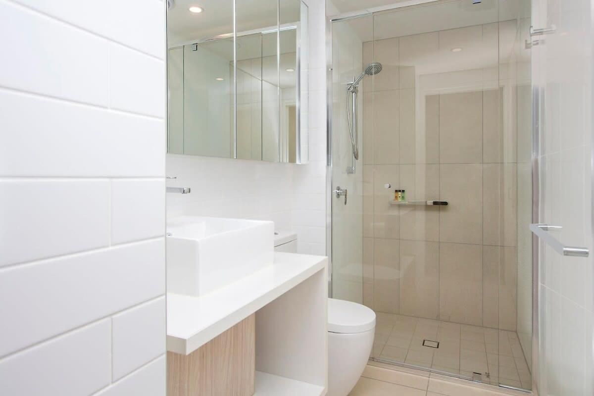 Elite Elegance 2br Hamilton With Parking Apartment Brisbane