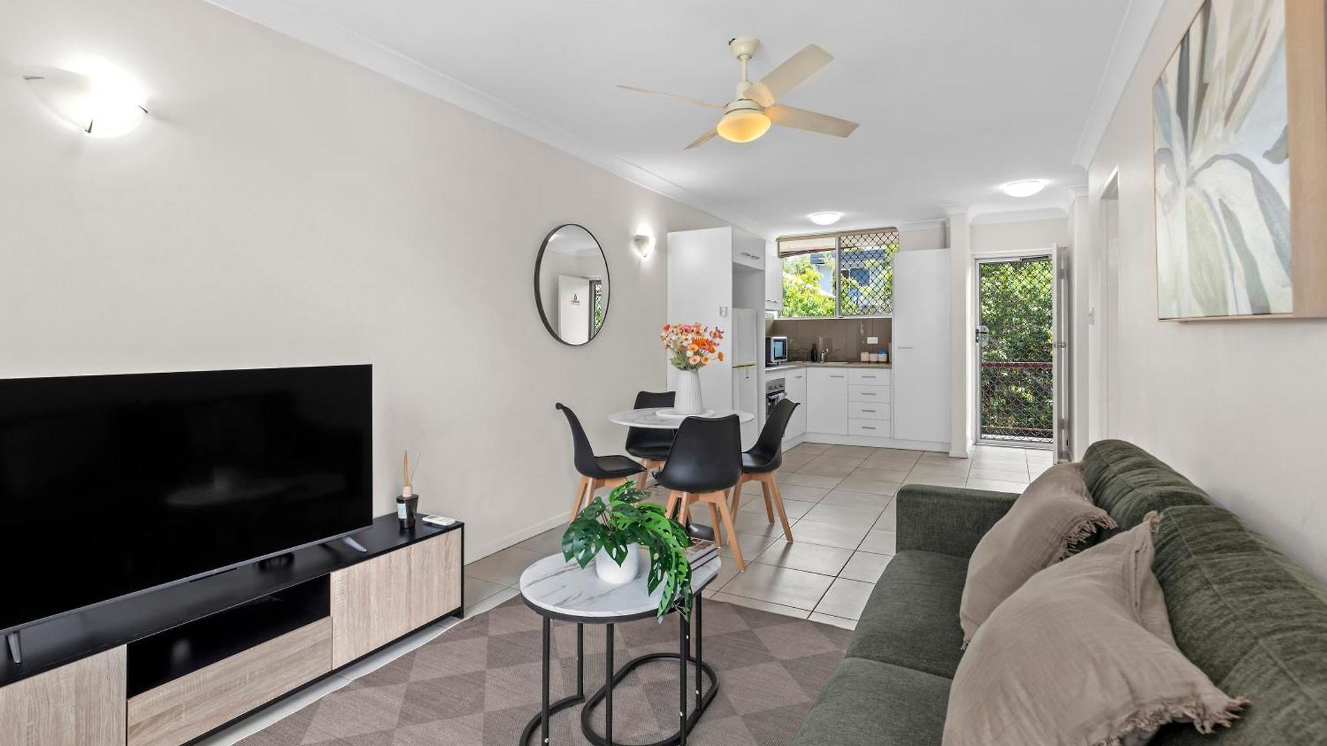 Cozy 1br Near Hospitals And Cbd With Parking! *
