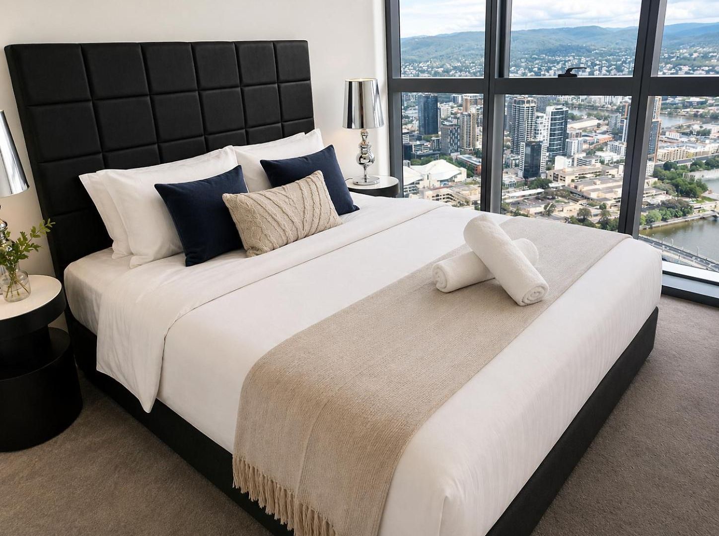 The Skyline Atelier | & River Views Apartment *
