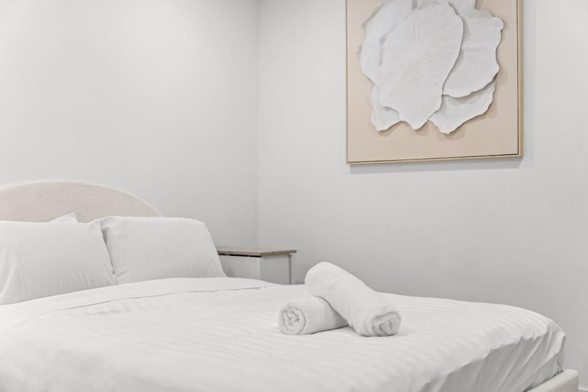 Johnson - Modern Brisbanecity-fringe W Parking Apartment