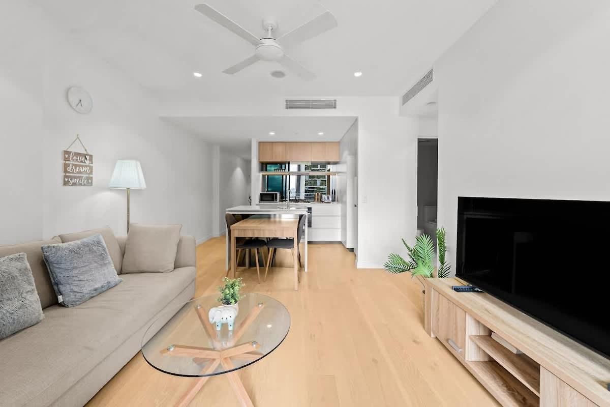Queens Wharf - Beautiful 13th Floor Executive Apartment Brisbane