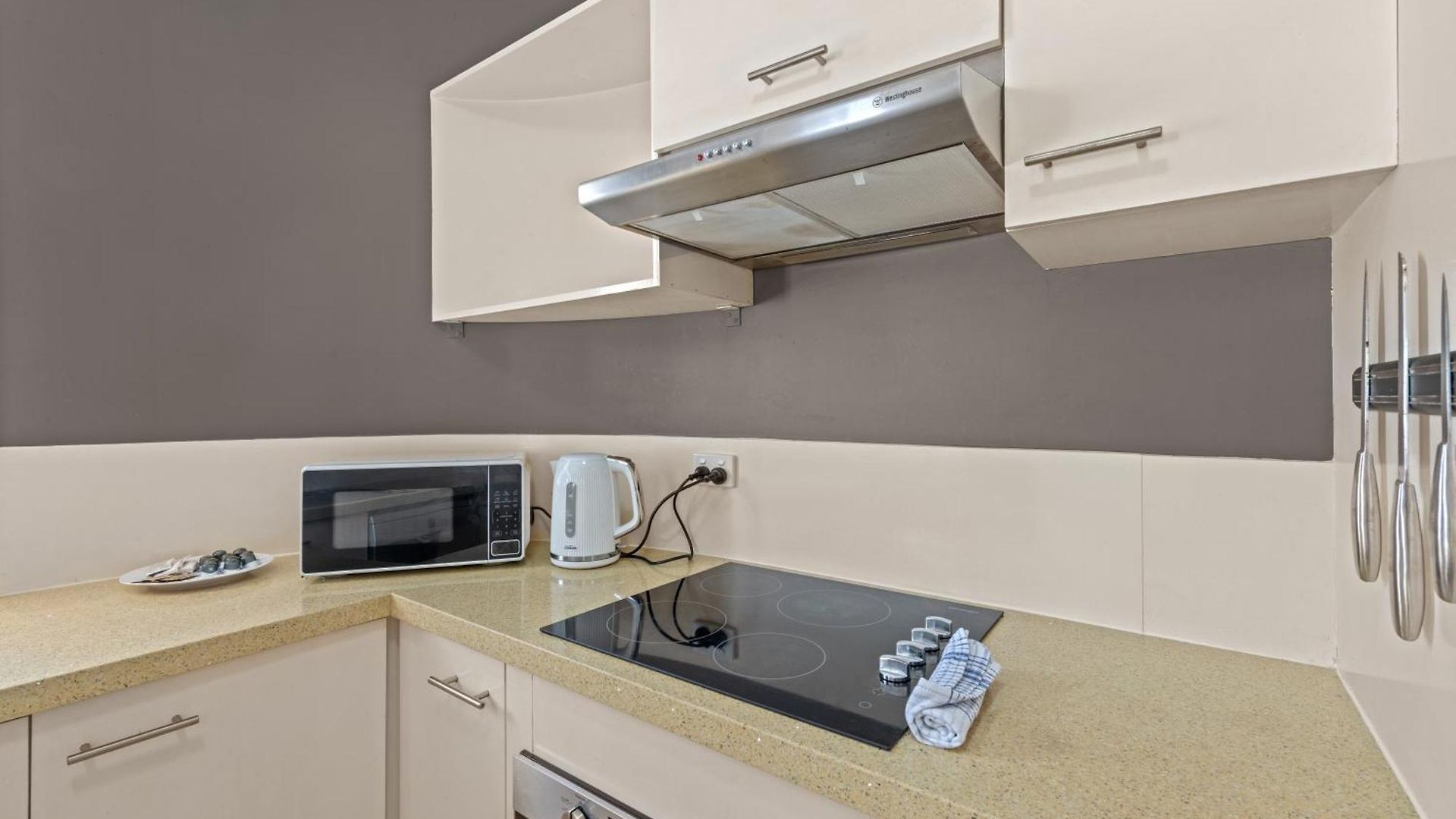 Ascot Apartment *