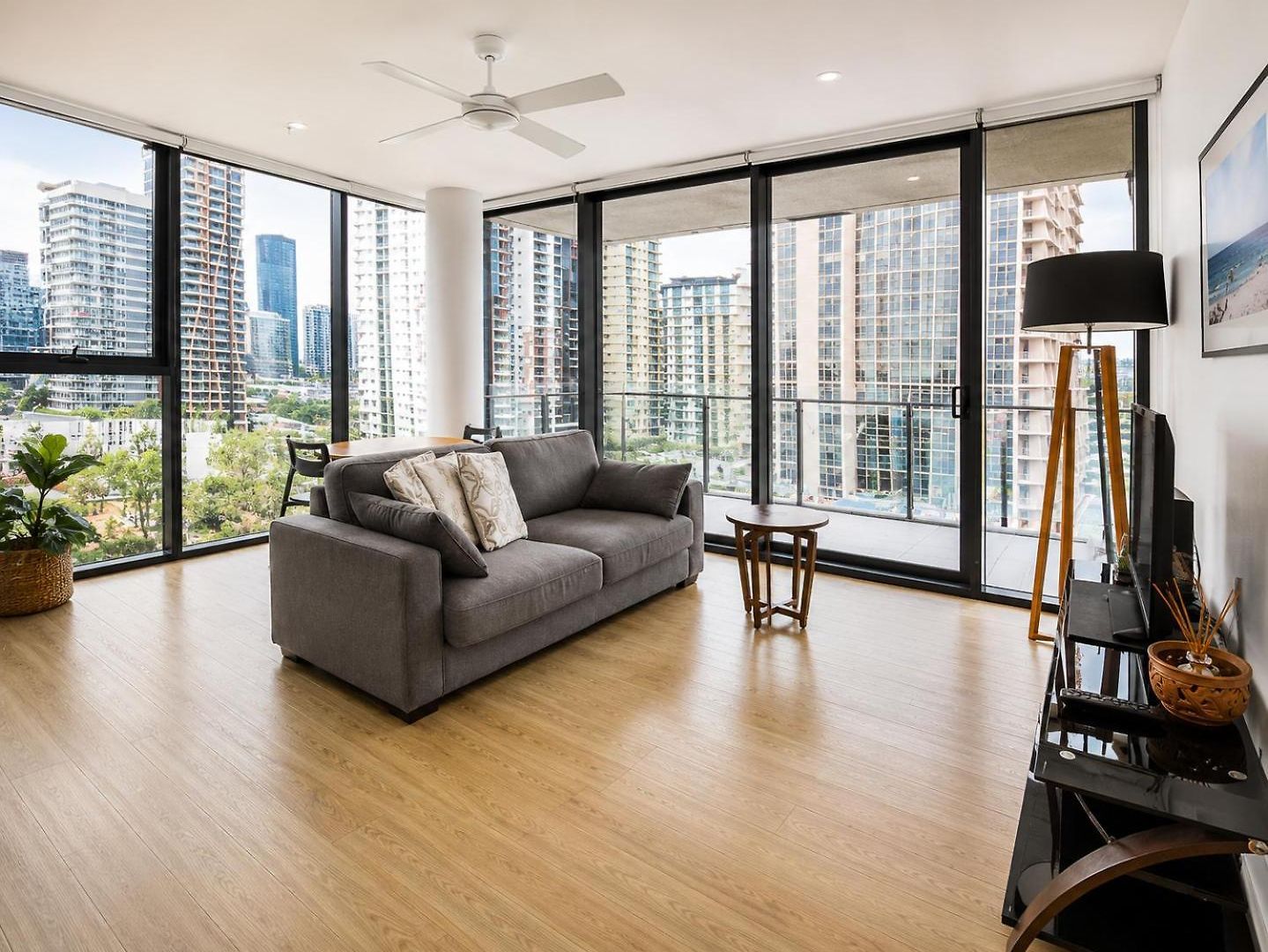 1 Towers Apartment *