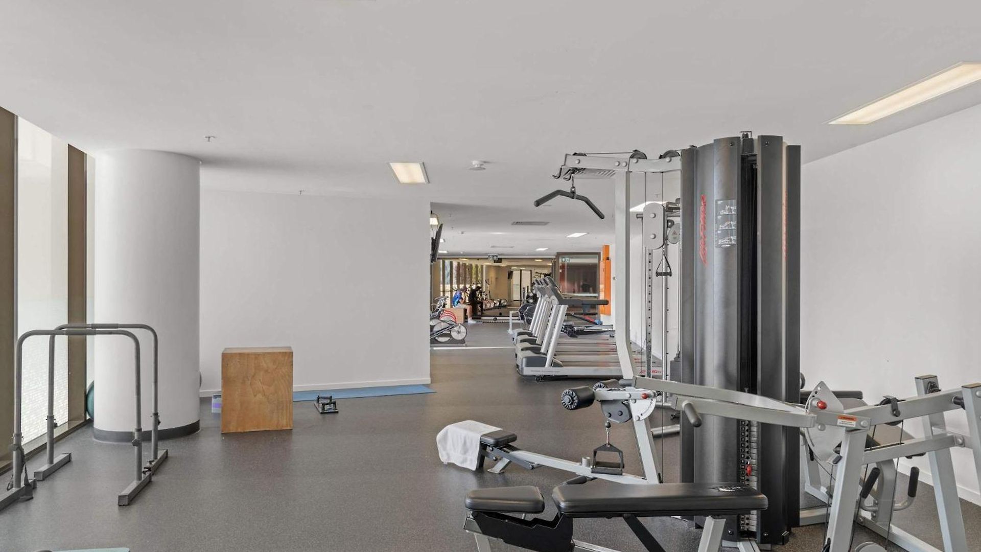 Luxury 2 Bed 2 Bath Parking Pool Gym & Sauna * Brisbane
