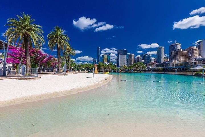 Lvl72 Breathtaking Views With Parking, Pool & Gym * Brisbane