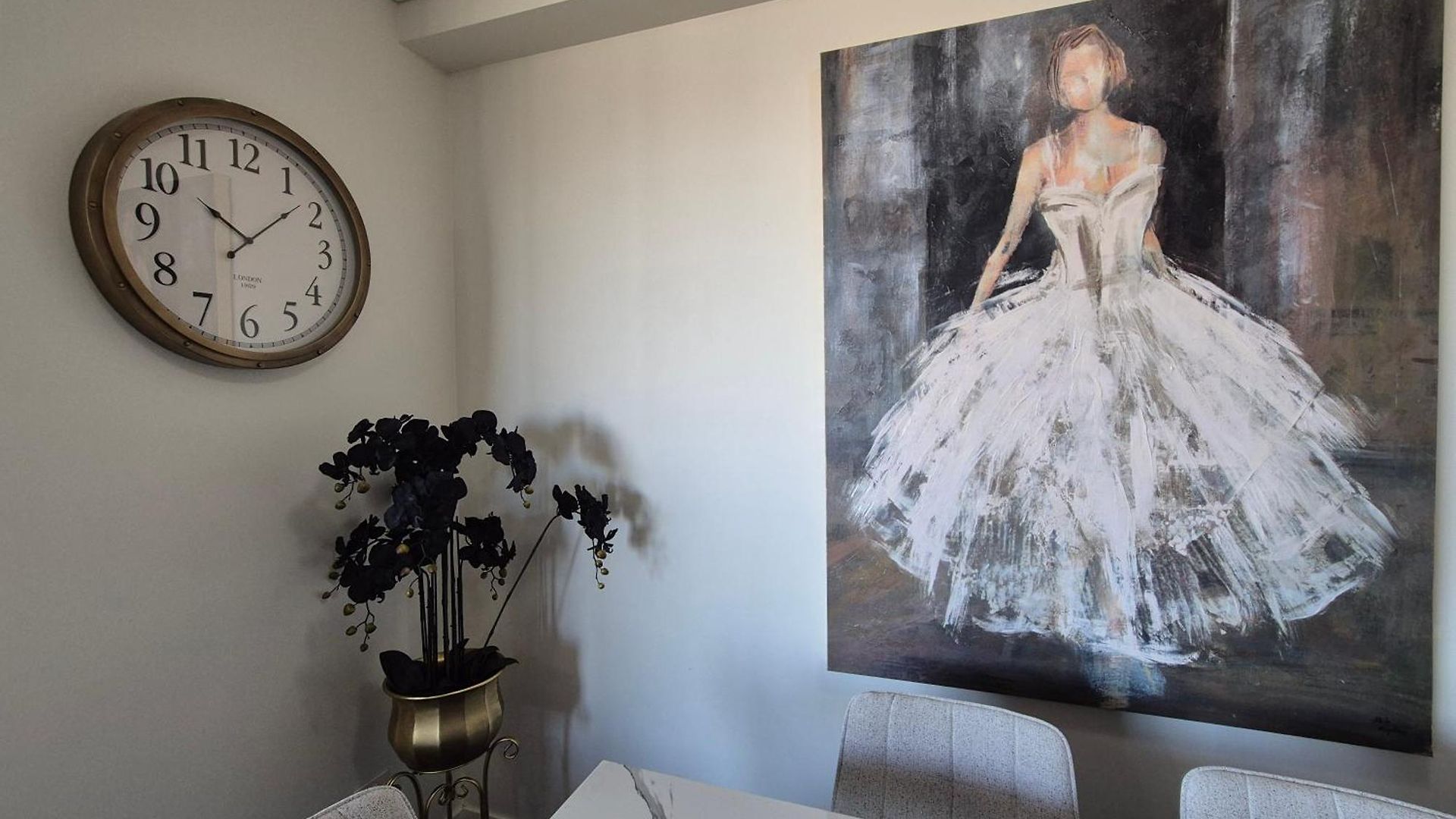 Apartment The Gilded Gallery I Art-inspired Luxe Retreat *