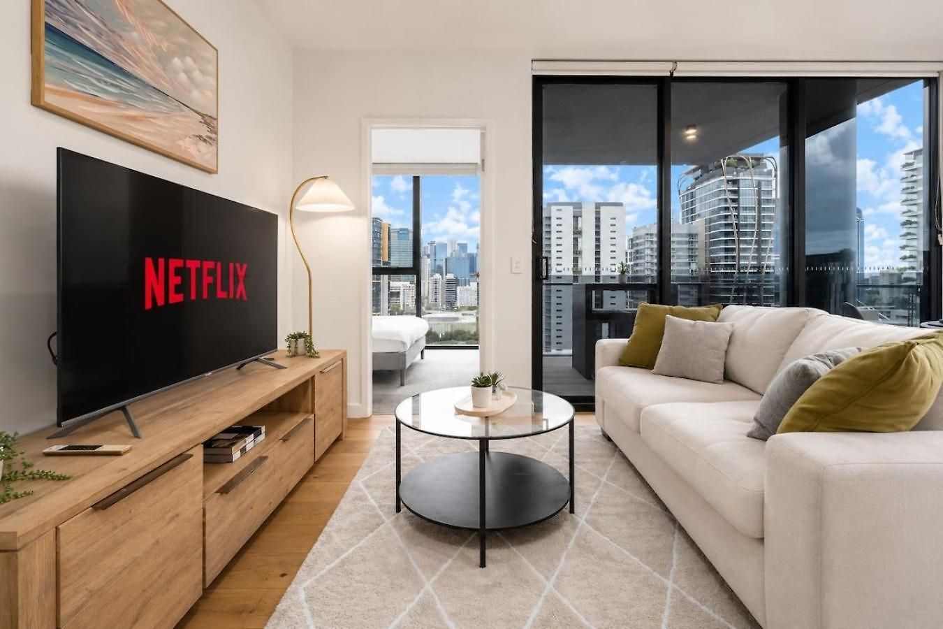 Apartment Level 22 Skyline Views With Sauna, Gym, Pool And Free Parking
