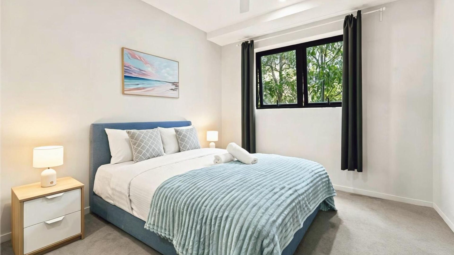 Two Private Ensuites Modern Apartment *