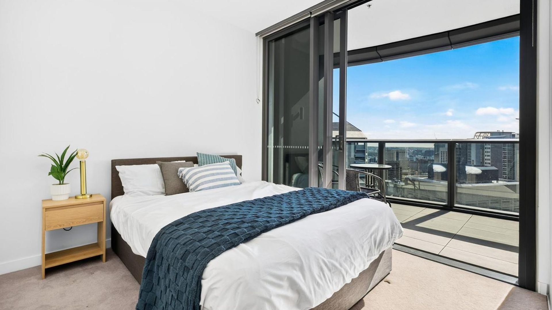 Level 30 Luxury One Bedroom Panoramic Views At Queen's Wharf Brisbane